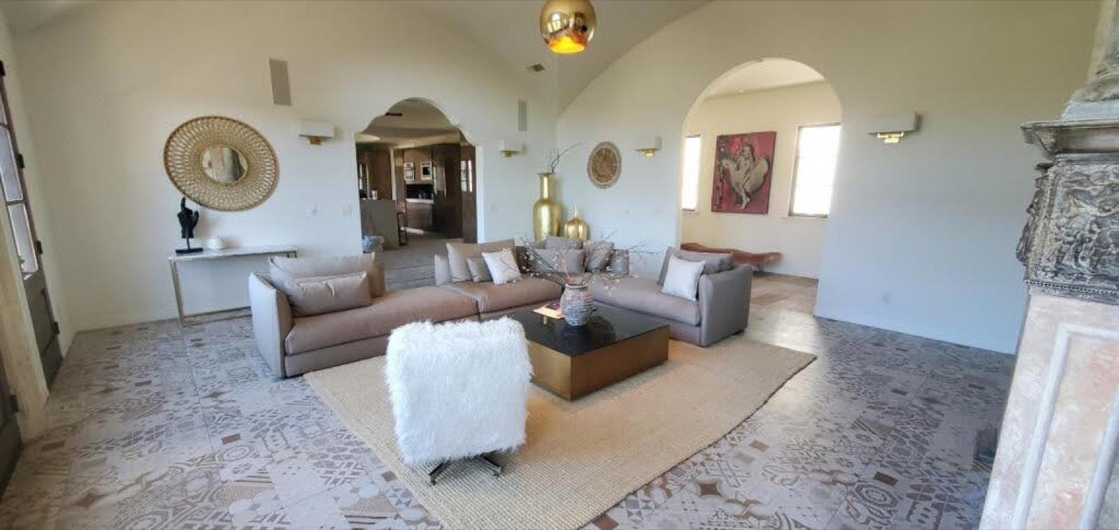 SR Hollywood View house — photo 3