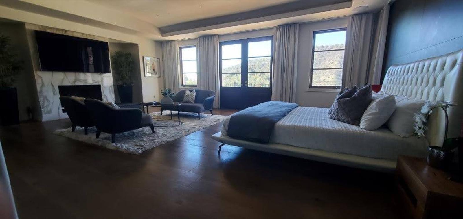 SR Hollywood View house — photo 12