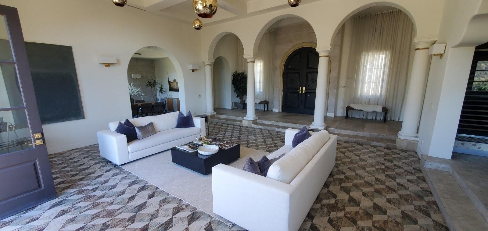 SR Hollywood View house — photo 1