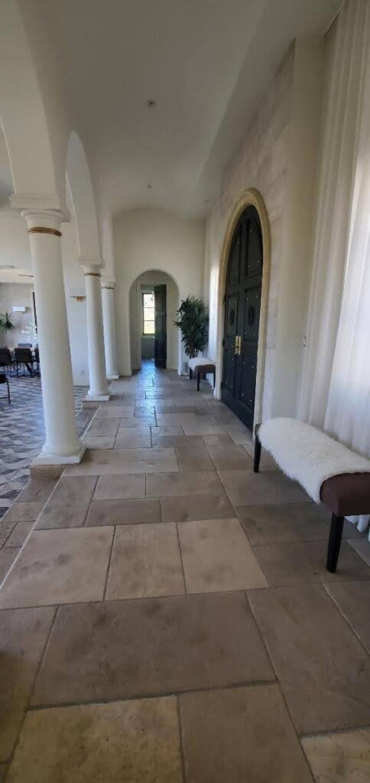 SR's Hollywood view House — photo 8