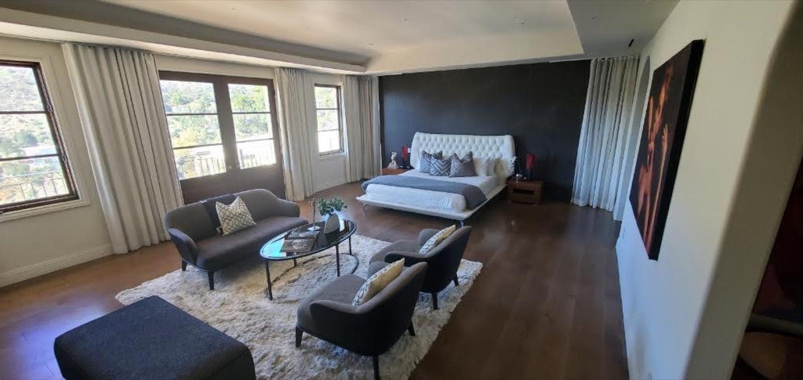 SR's Hollywood view House — photo 9