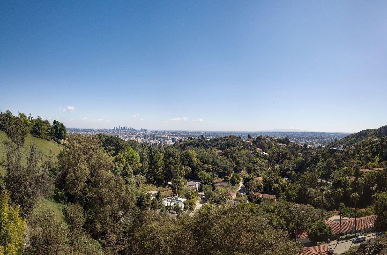 SR's Mulholland View House — photo 1