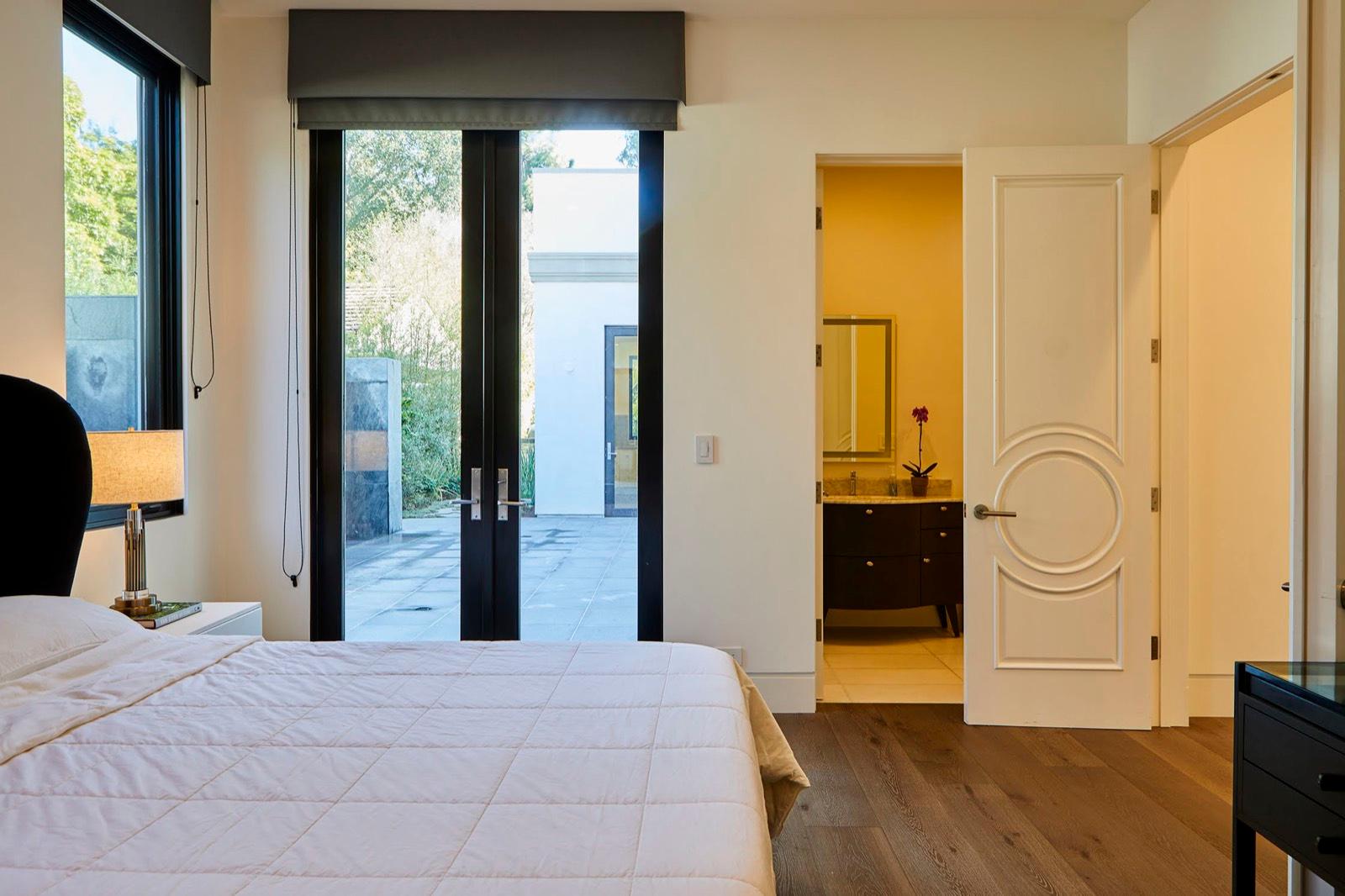 S's Brentwood House — photo 5