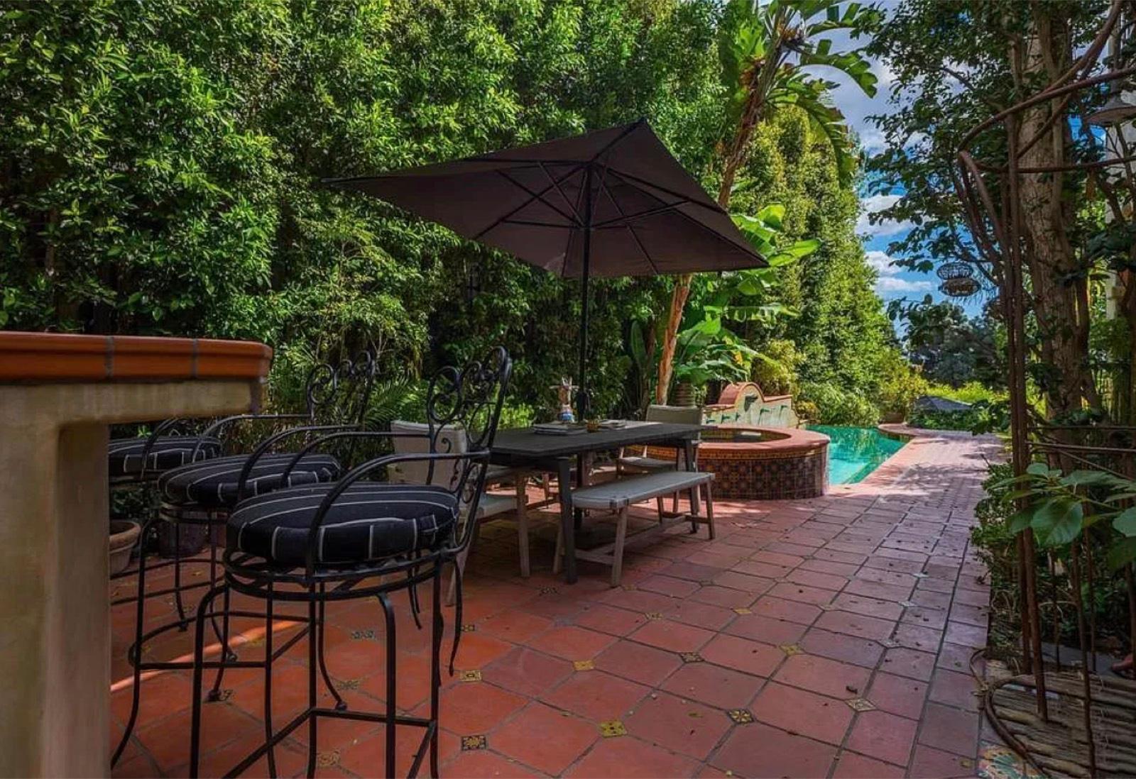 S's Classic Hollywood Look home — photo 1