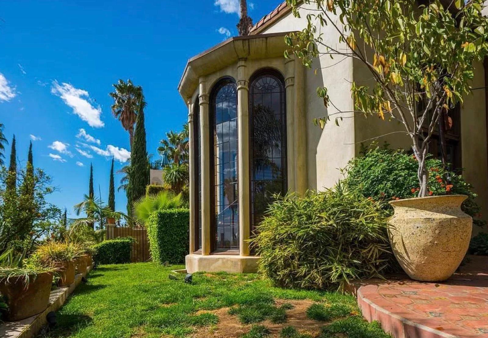 S's Classic Hollywood Look home — photo 11