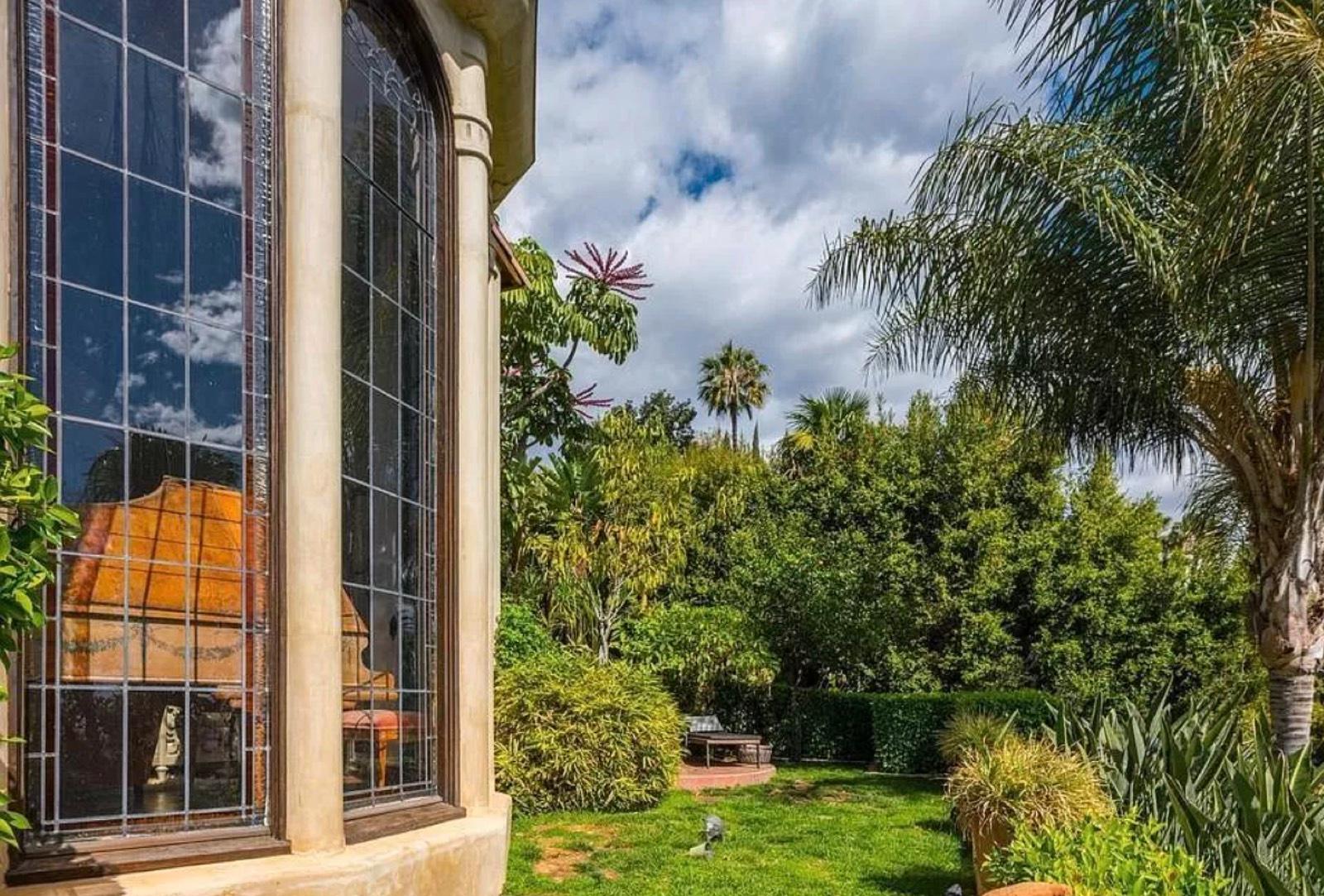 S's Classic Hollywood Look home — photo 12