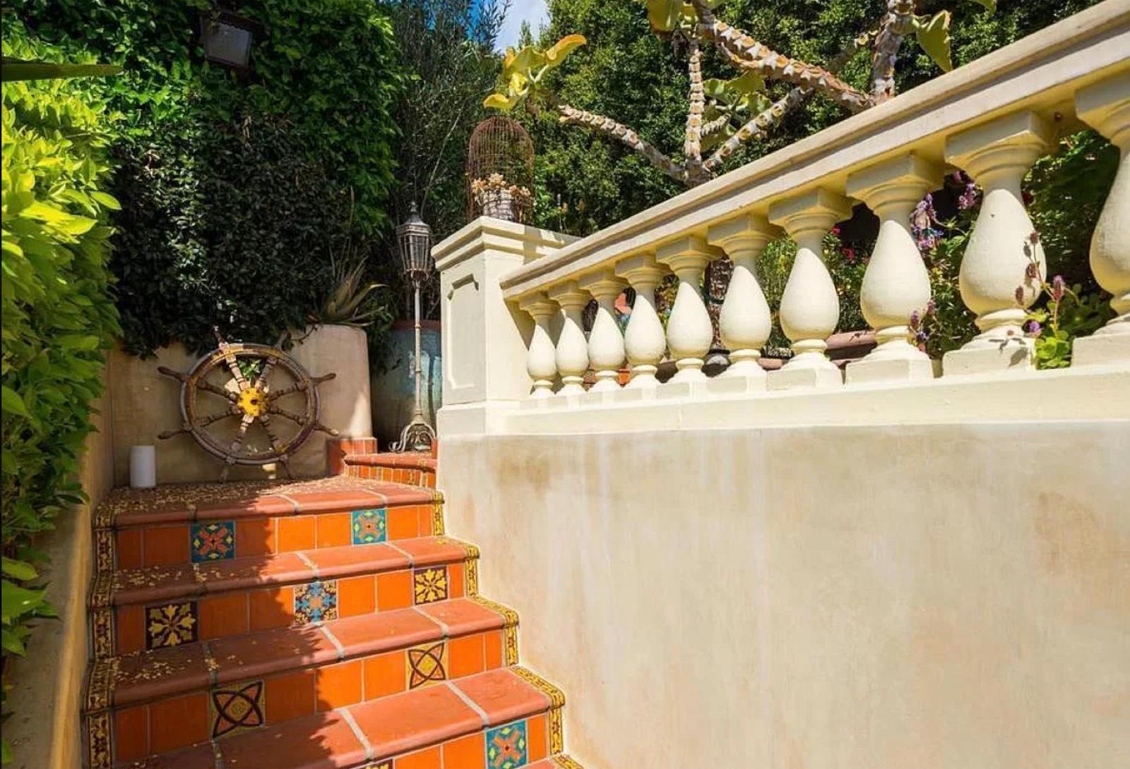 S's Classic Hollywood Look home — photo 5