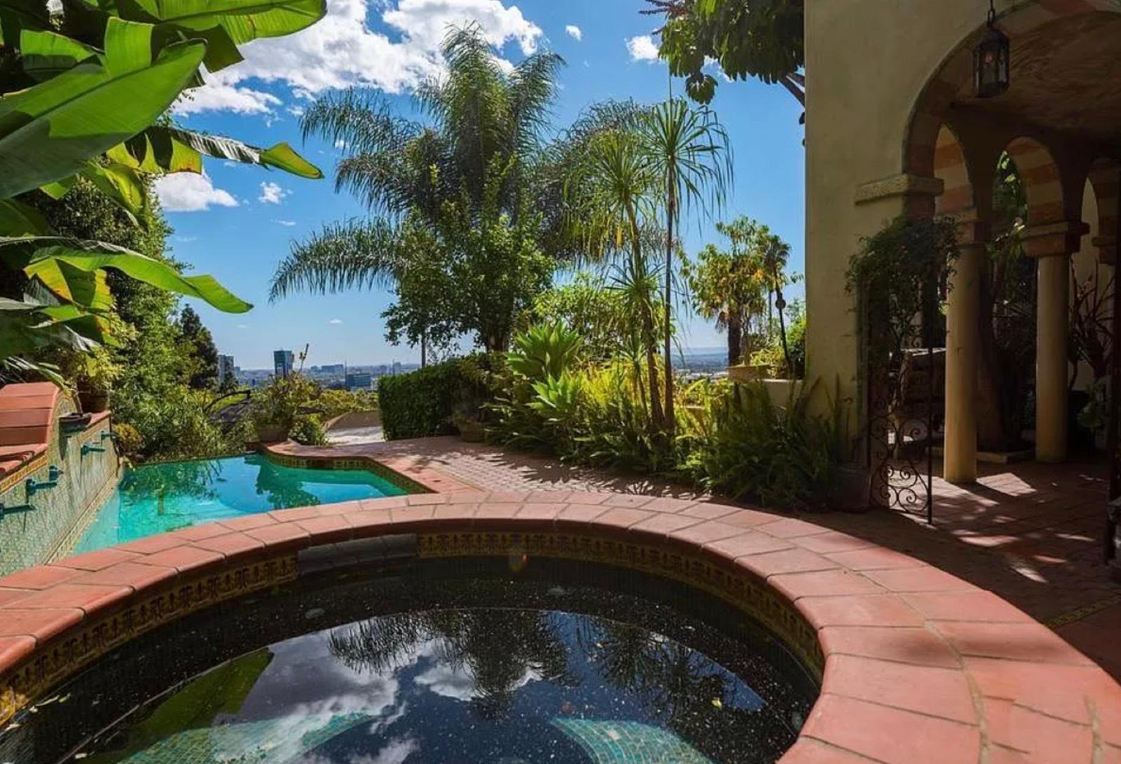 S's Classic Hollywood Look home — photo 9