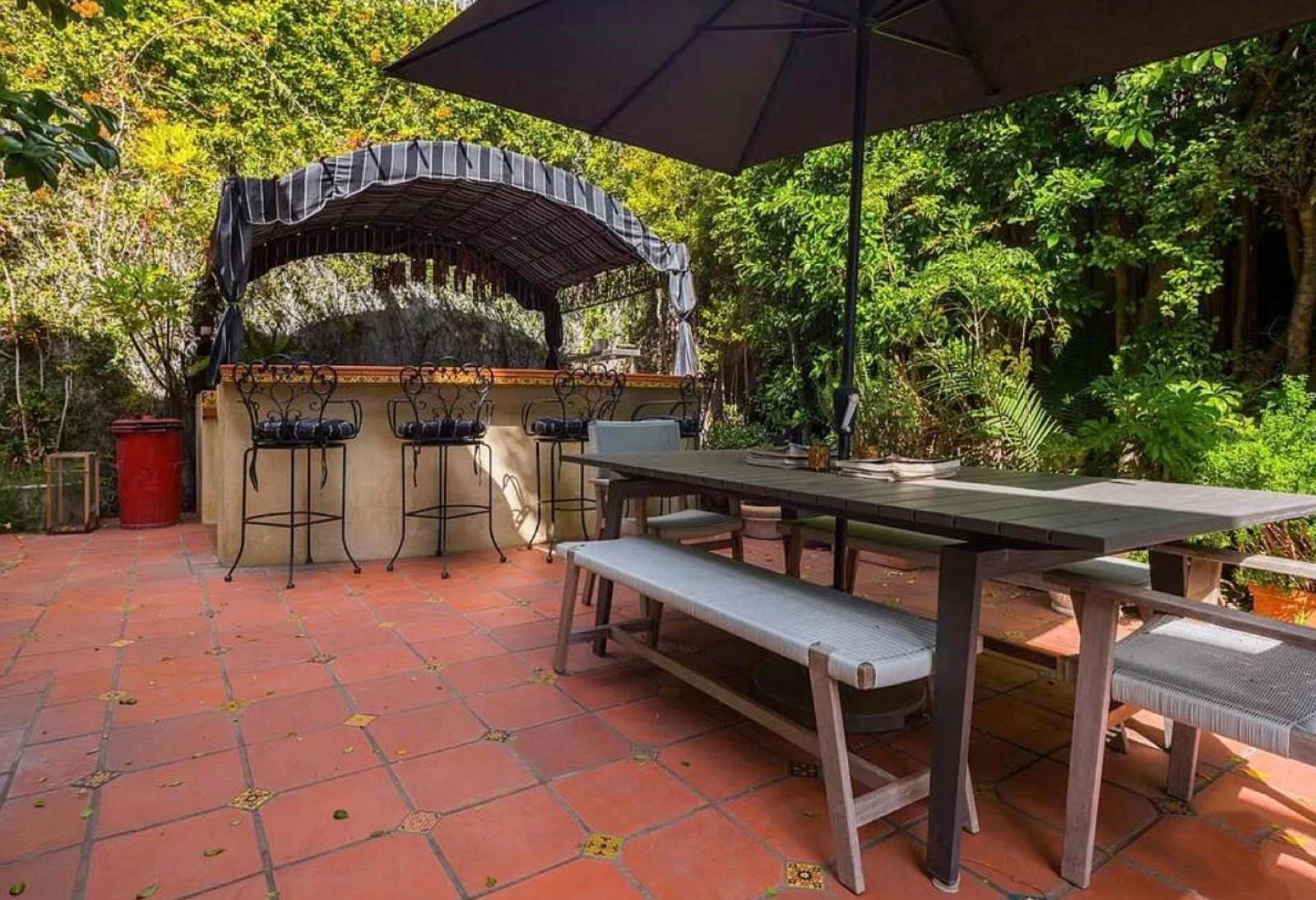 S's Classic Hollywood Look home — photo 10