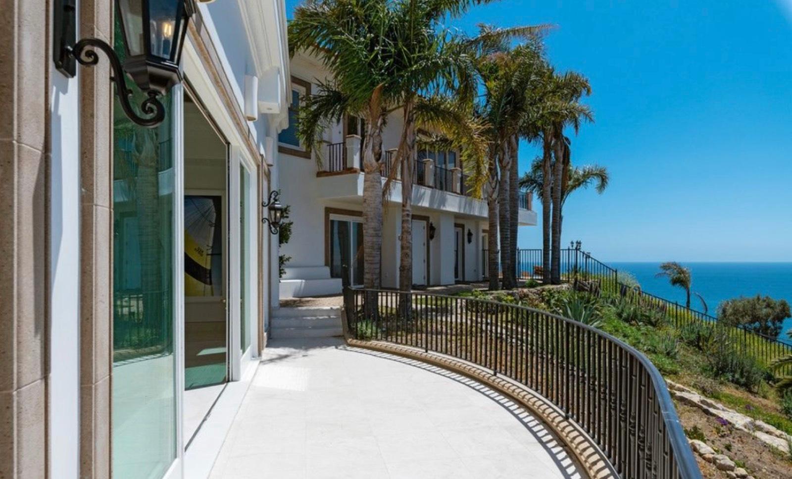 S's Mediterran Ocean Villa Mansion — photo 11