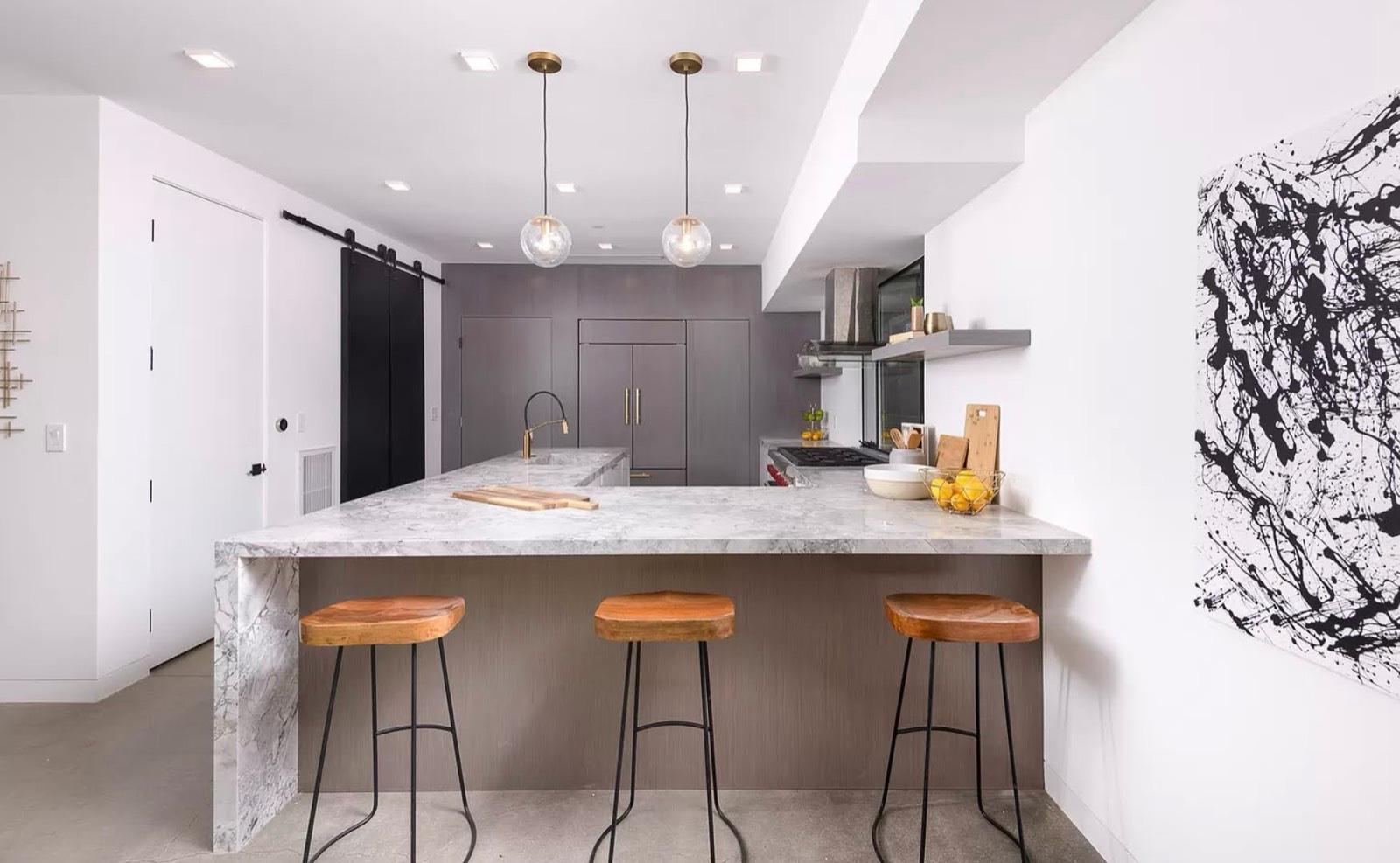 S’s Modern box home — photo 11