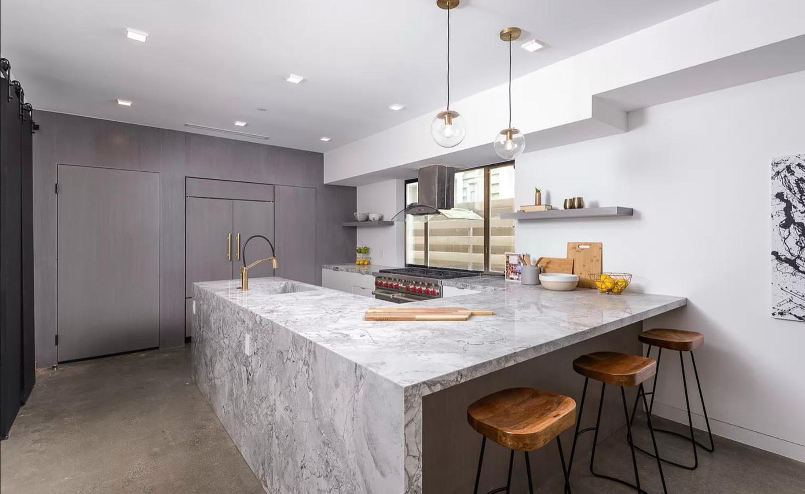 S’s Modern box home — photo 12