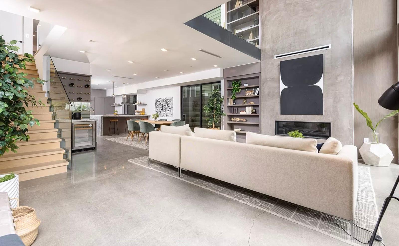 S’s Modern box home — photo 7