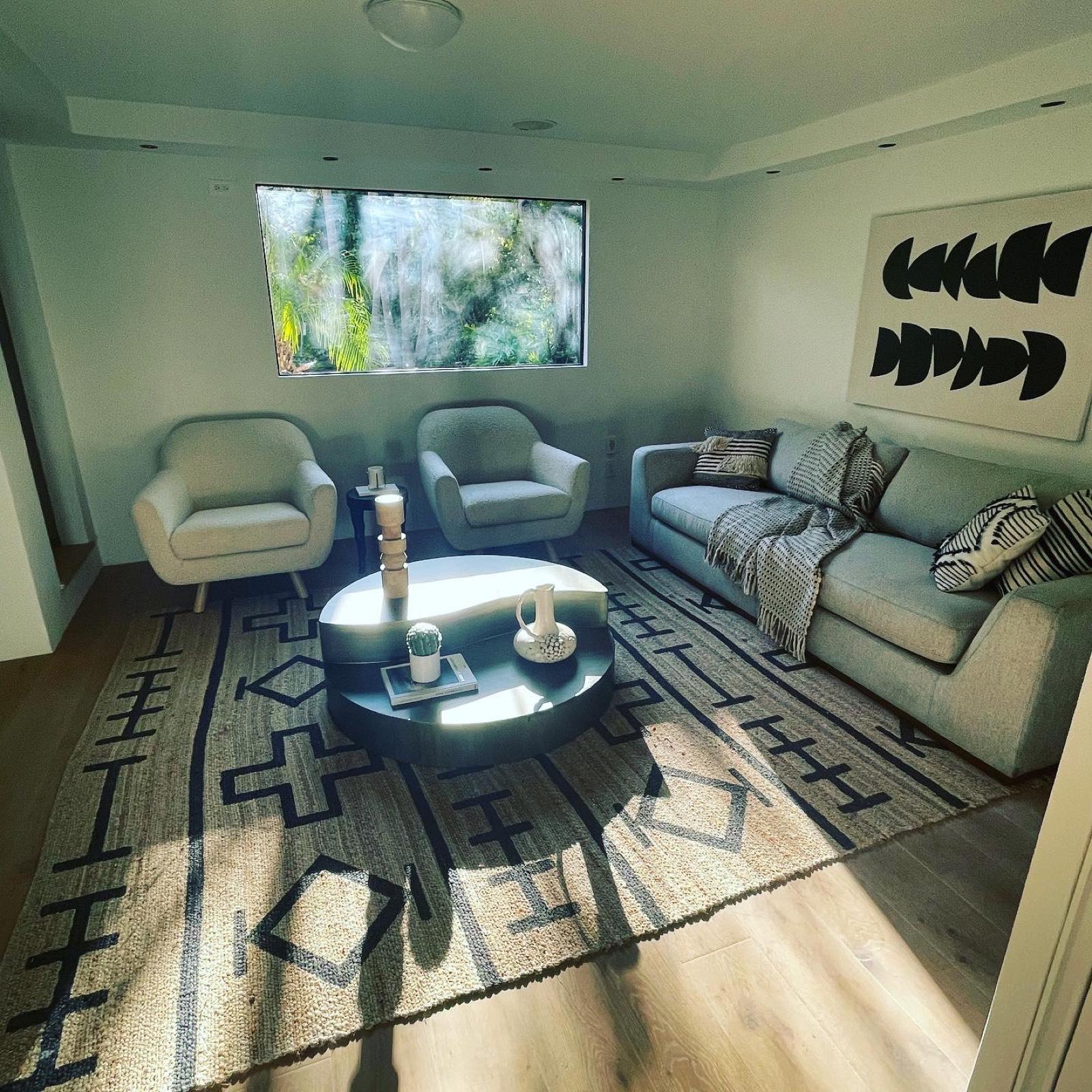 S's Modern Bright Chic Home — photo 3