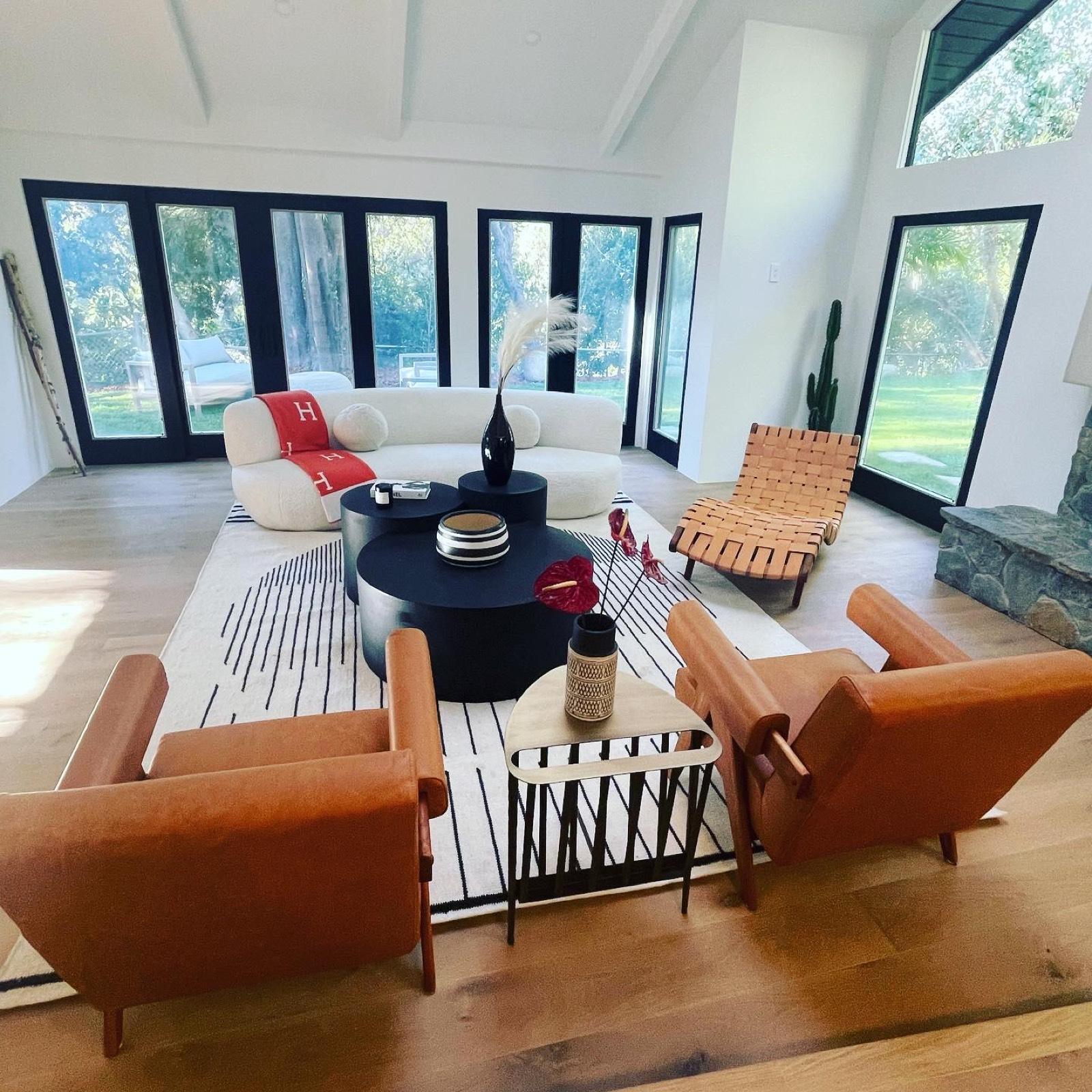 S's Modern Bright Chic Home — photo 4