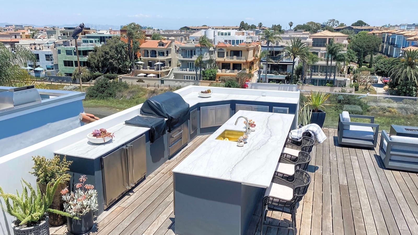 S's Modern Marina View Home — photo 4