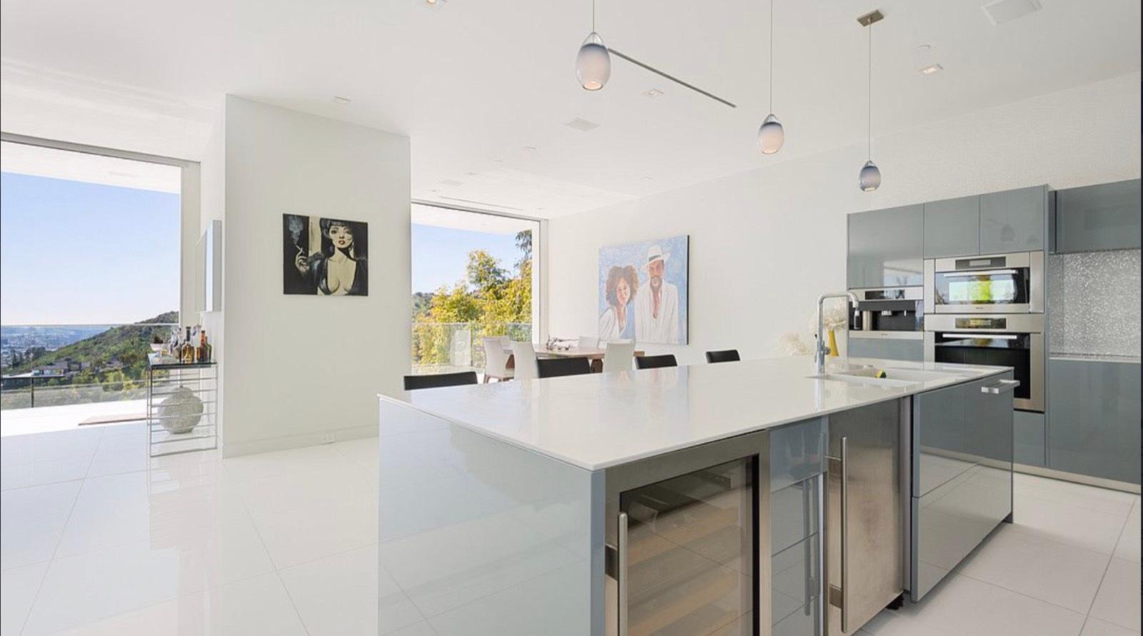 S's Mulholland Drive Modern Beauty — photo 10