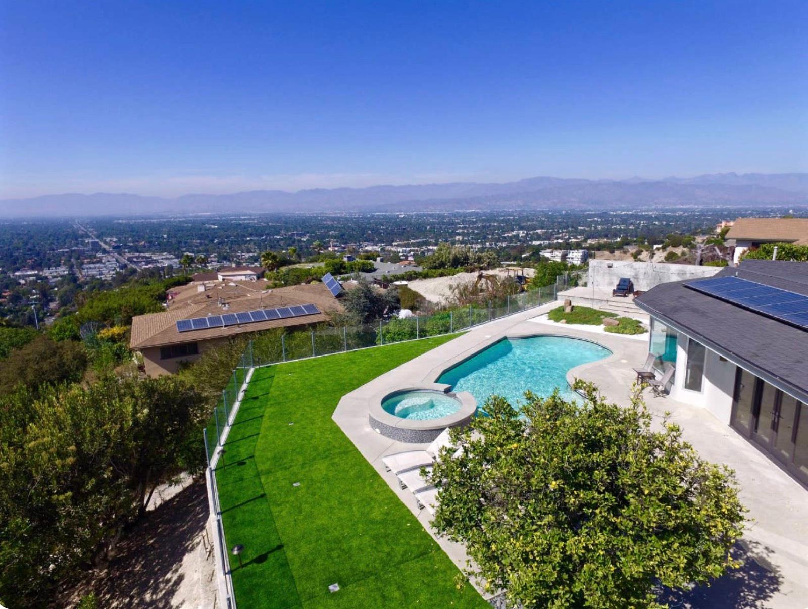 S's Sherman Oaks View House — photo 2