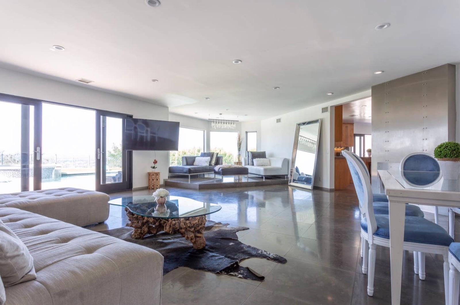 S's Sherman Oaks View House — photo 3