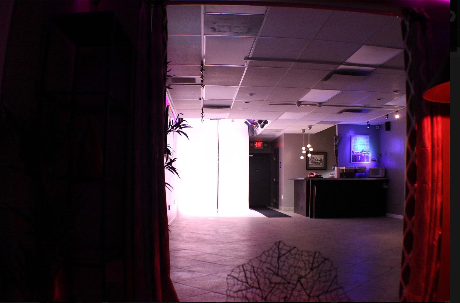 S's Studio Club #1 — photo 12