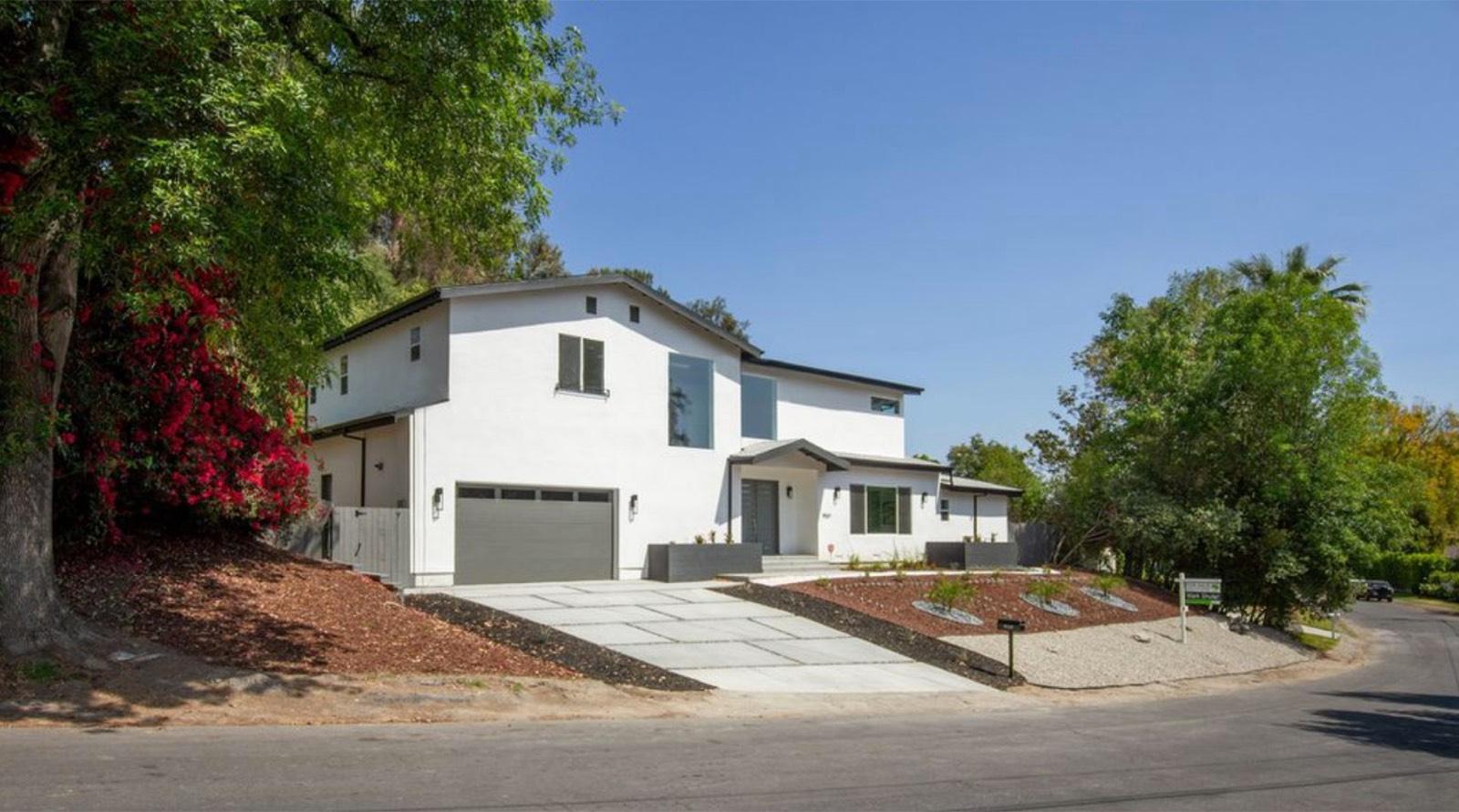 S's Tarzana California Modern Home — photo 2