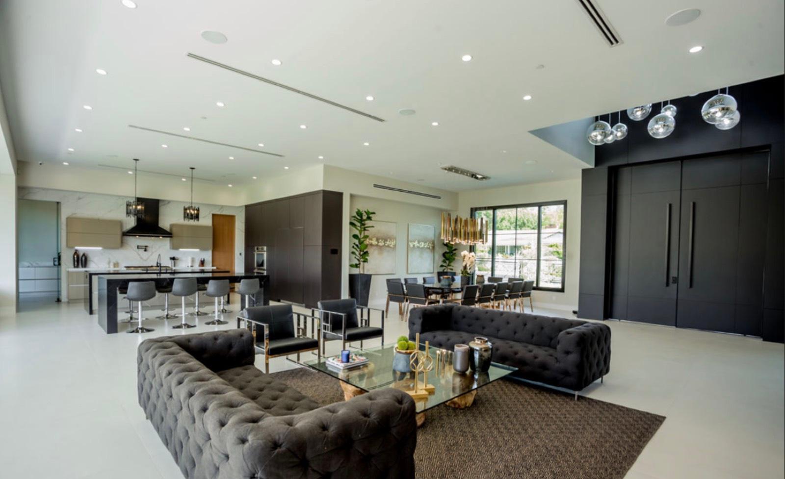 S's Tarzana Home — photo 6