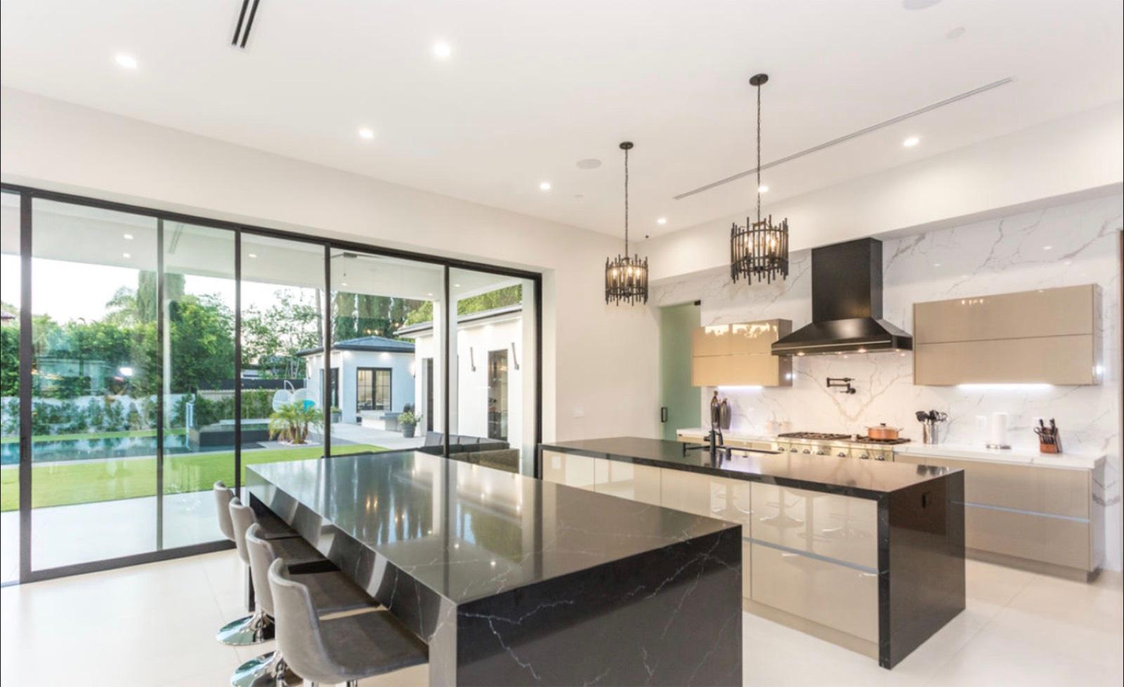 S's Tarzana Home — photo 9