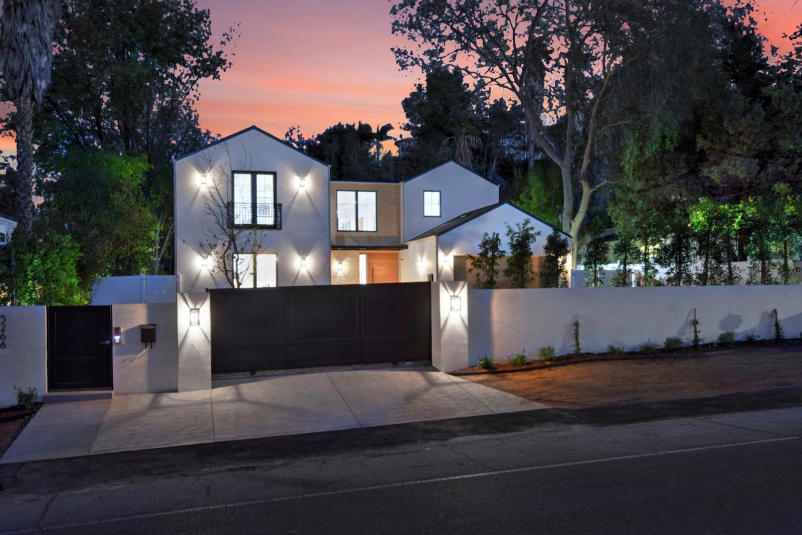 S's Valley Modern Farmhouse — photo 2