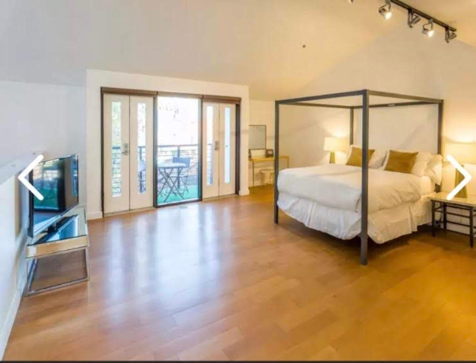 S's Venice Modern Townhouse — photo 4