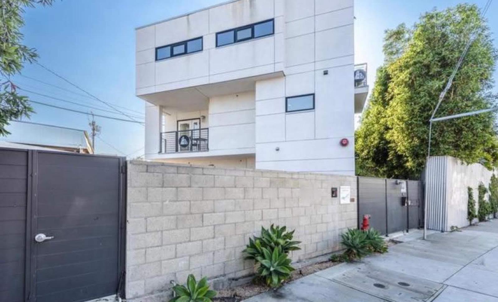 S's Venice Modern Townhouse — photo 1