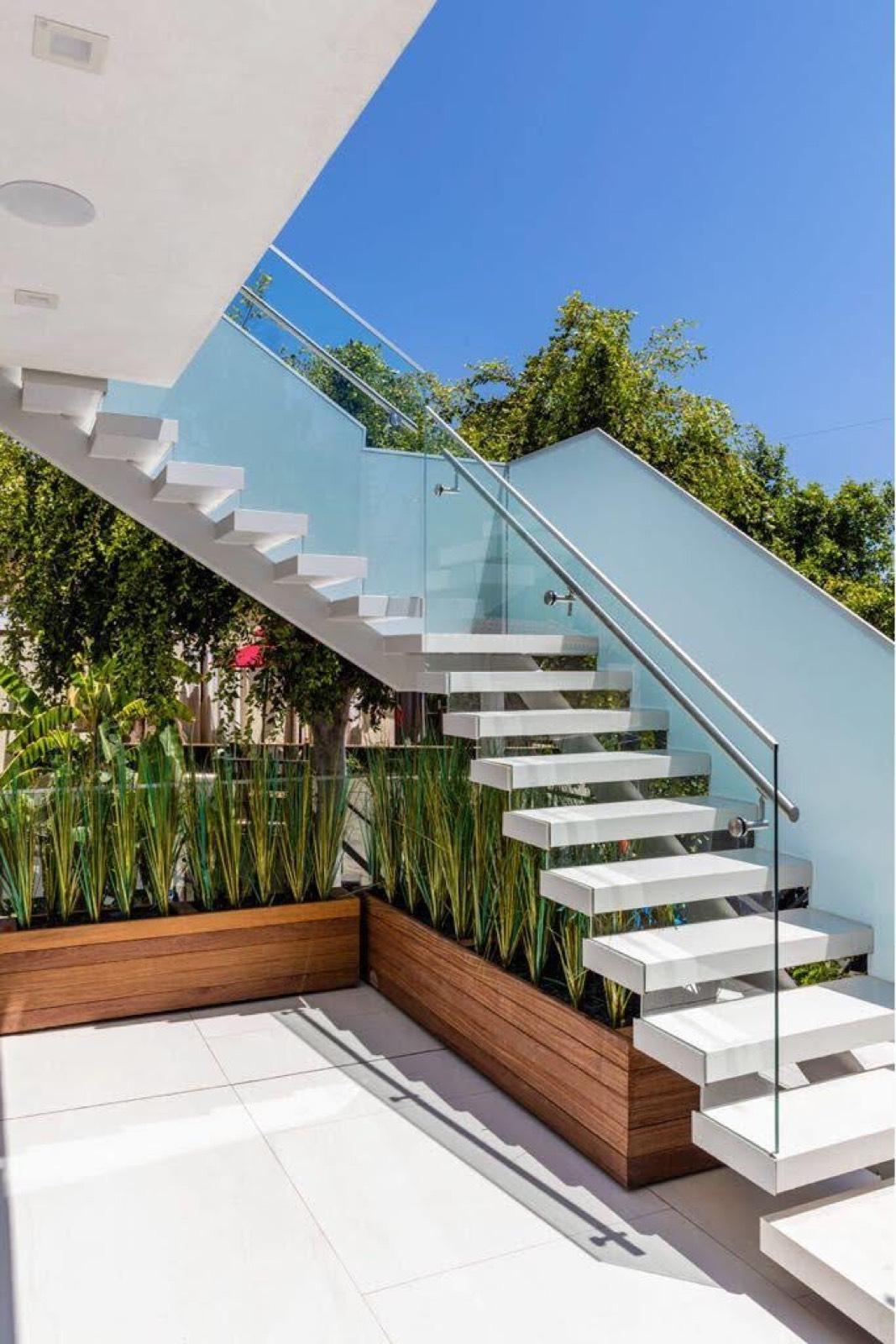St Ives Hollywood House — photo 1