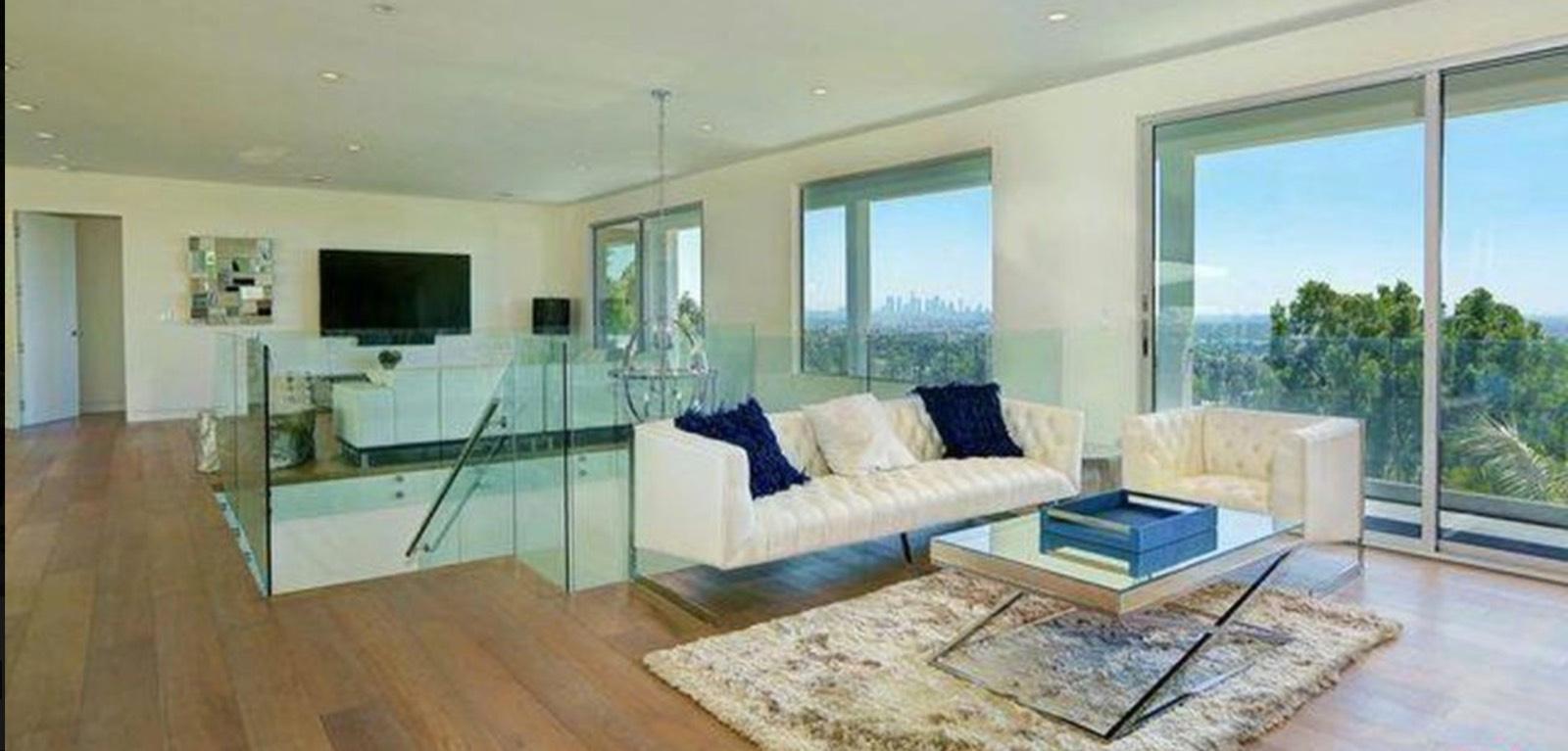 Stanley Ave White Modern — photo 6
