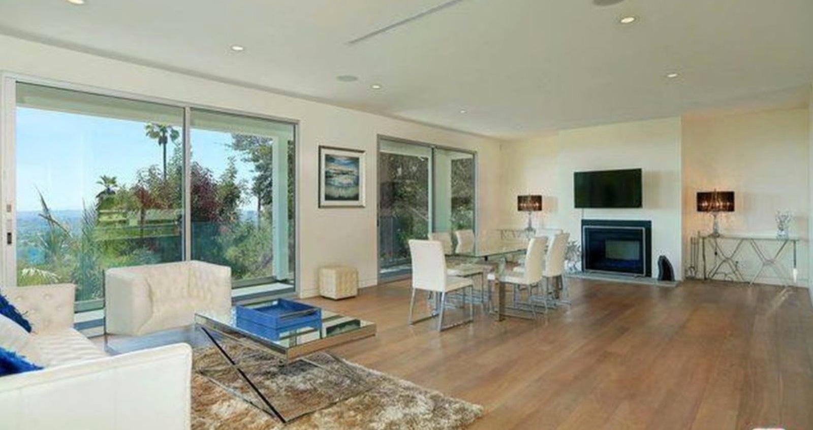 Stanley Ave White Modern — photo 9