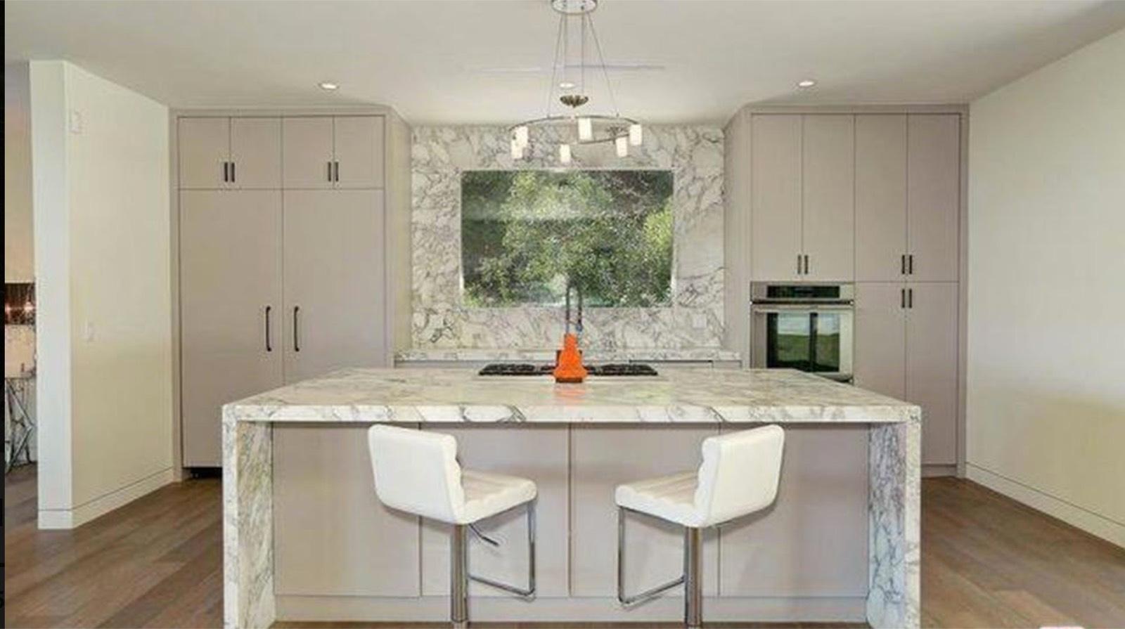 Stanley Ave White Modern — photo 11