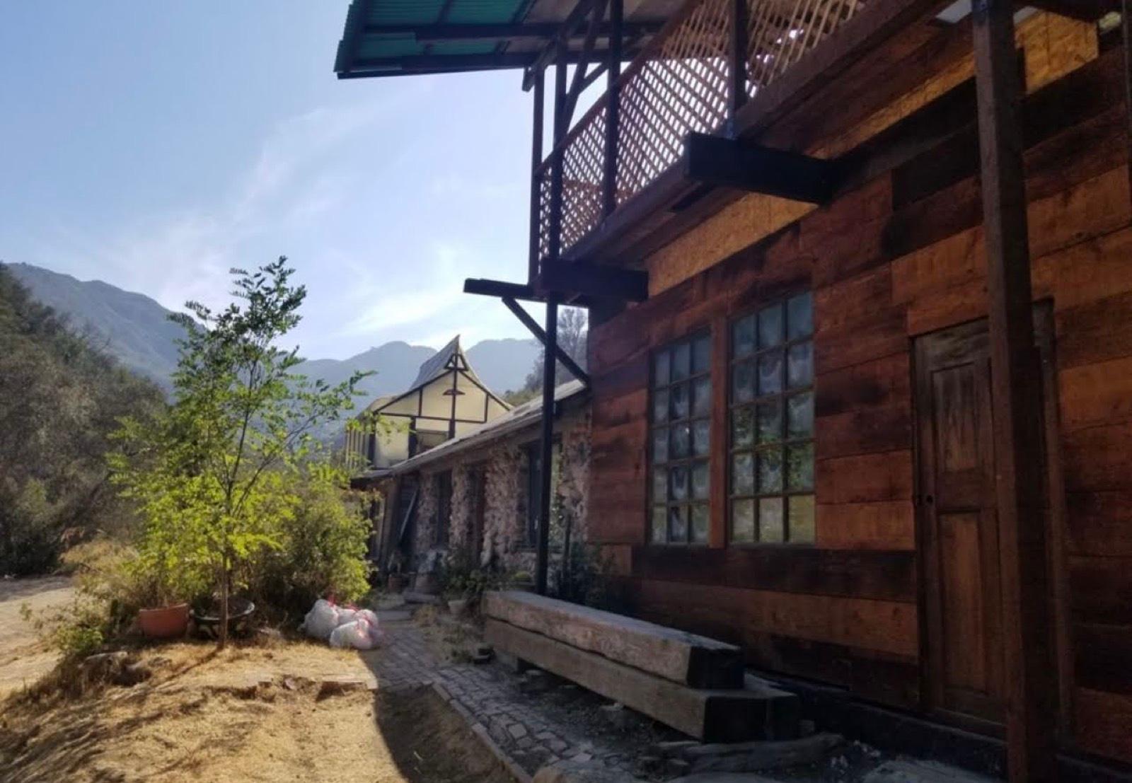 Stone and Cabin in LA — photo 9