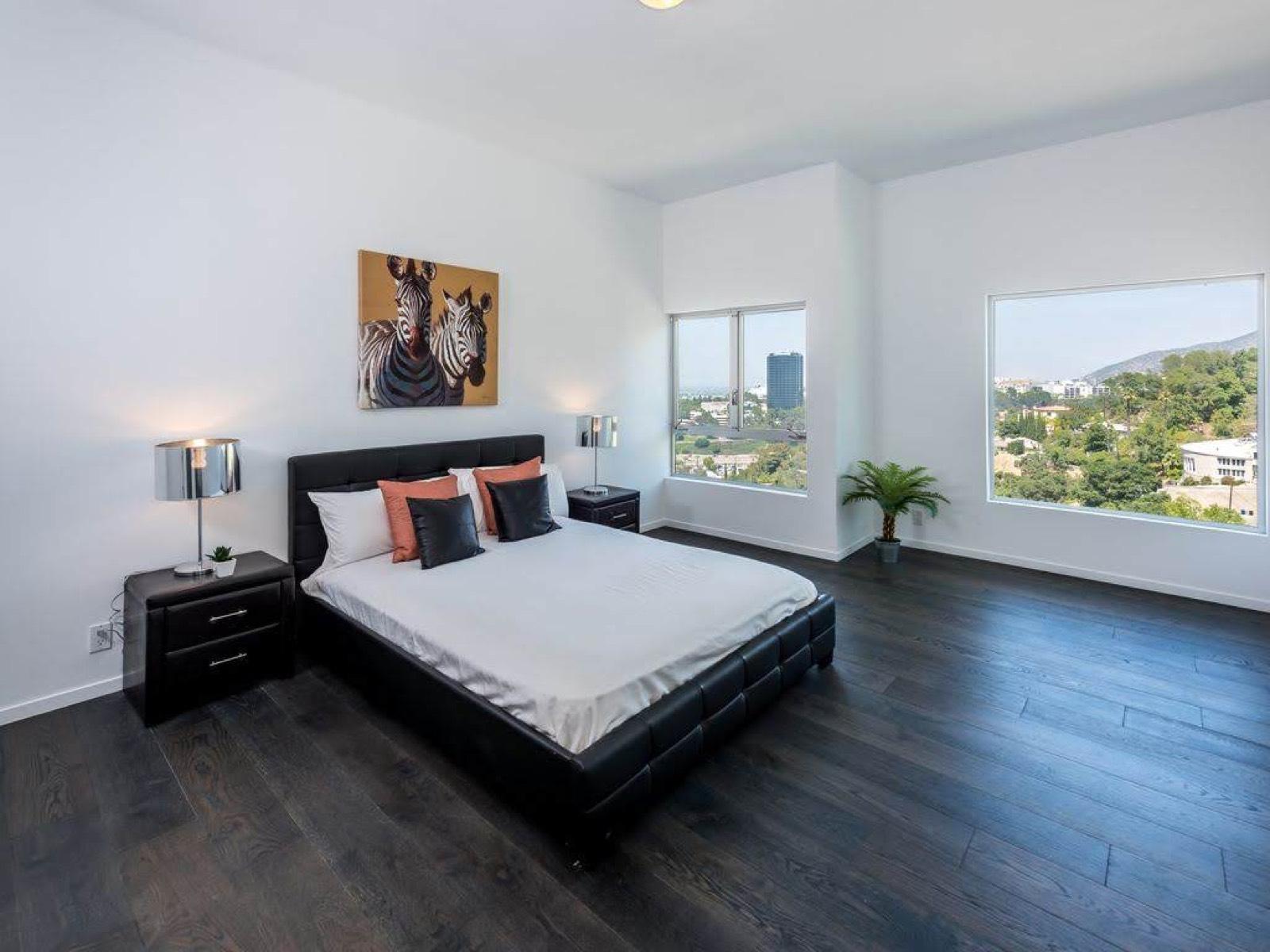 Studio City Modern House — photo 10