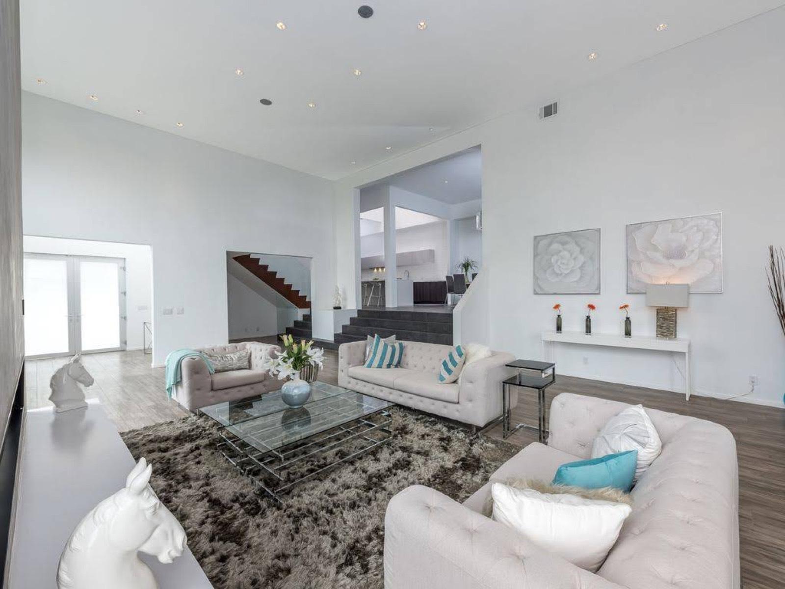 Studio City Modern House — photo 12
