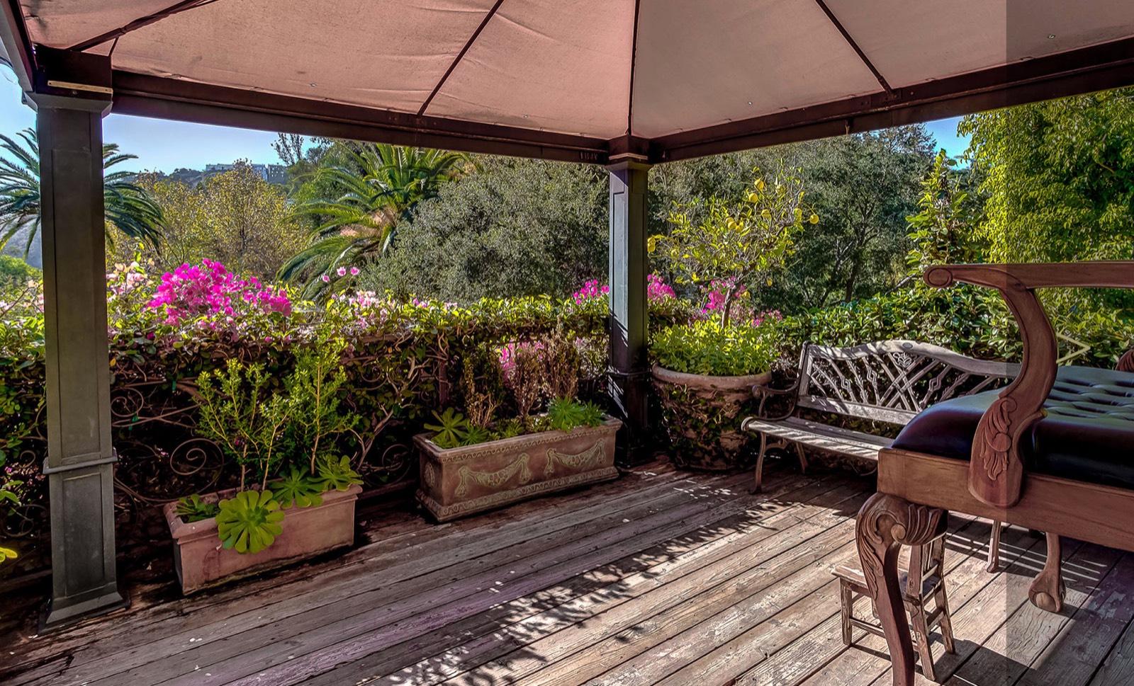 Studio City Stone Cottage — photo 1