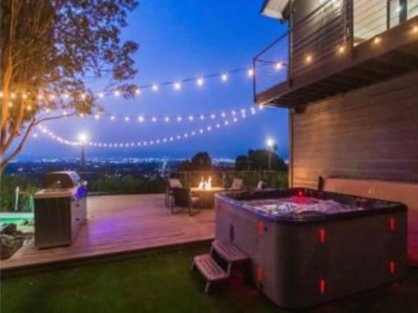 Studio City Villa Panoramic City View- Mountains 4bed-4bath — photo 1