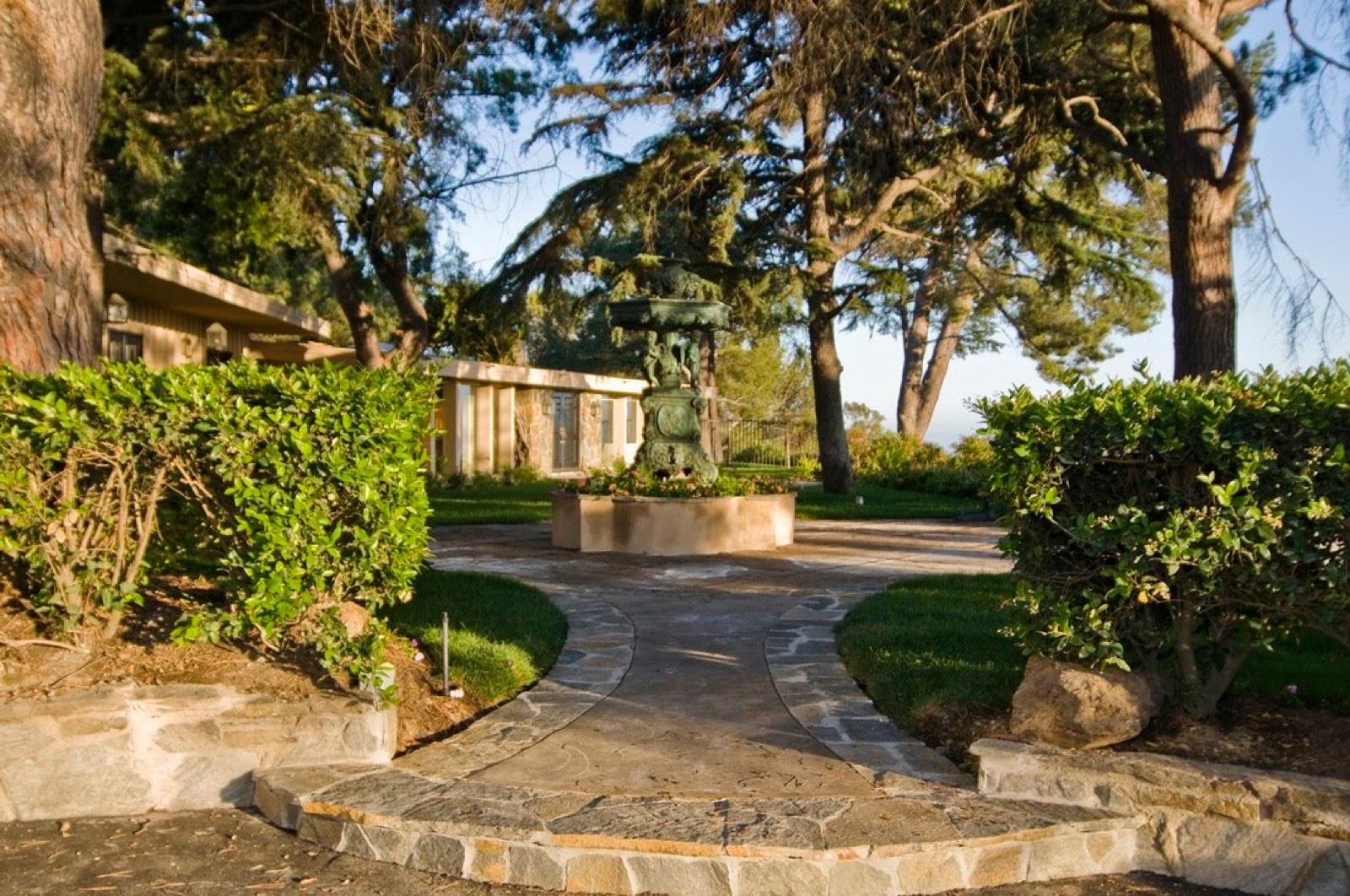 Summitridge House — photo 1