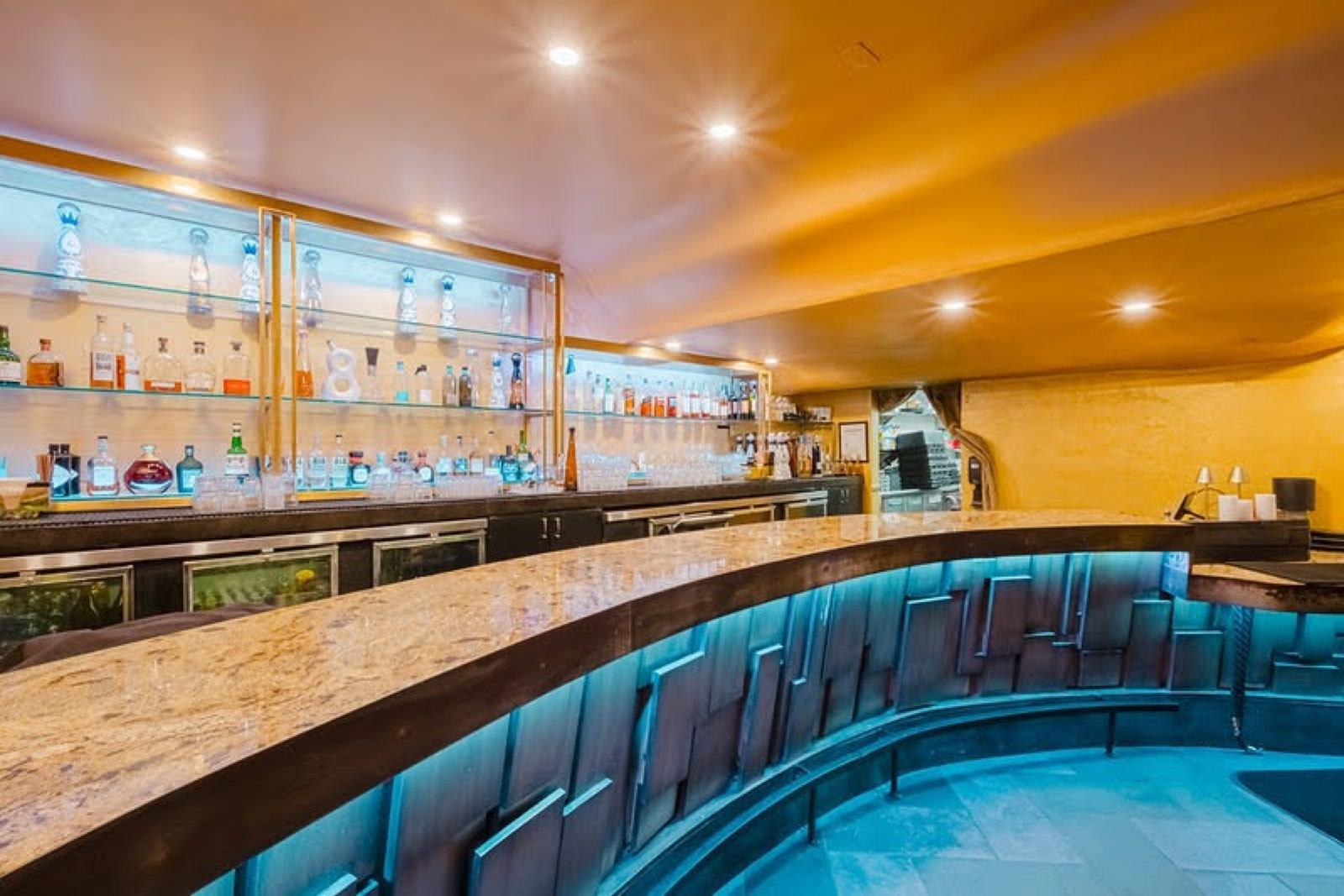 Sunset B Lounge — photo 8