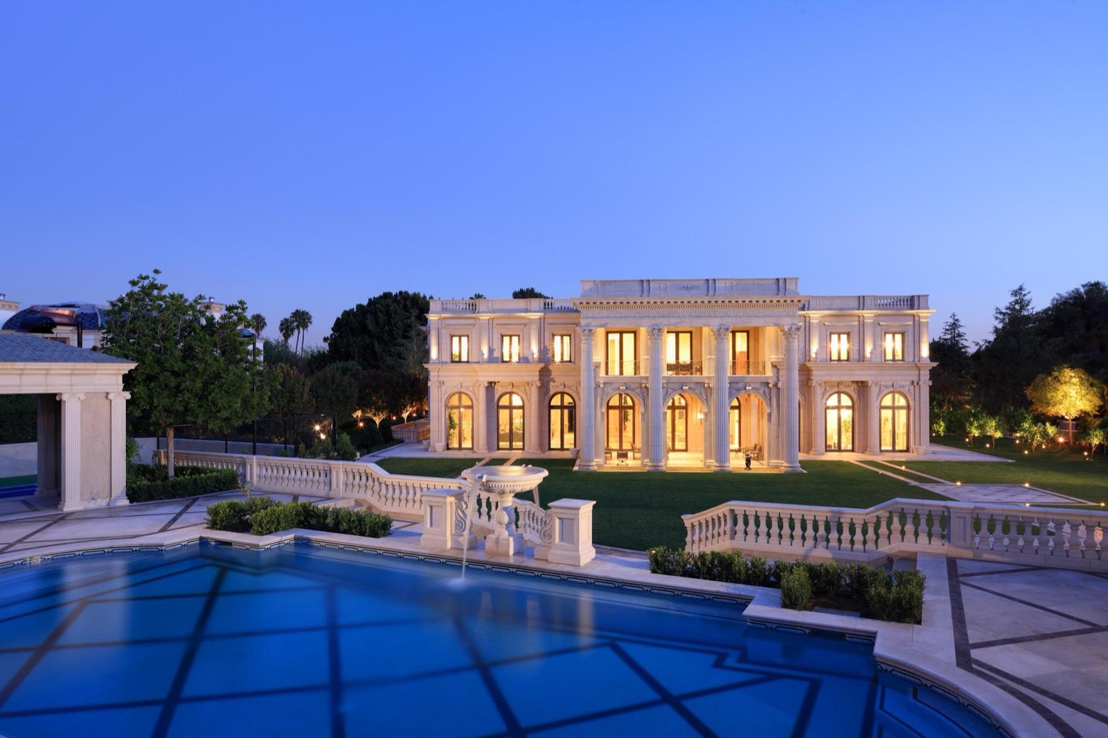 Sunset Mansion — photo 1