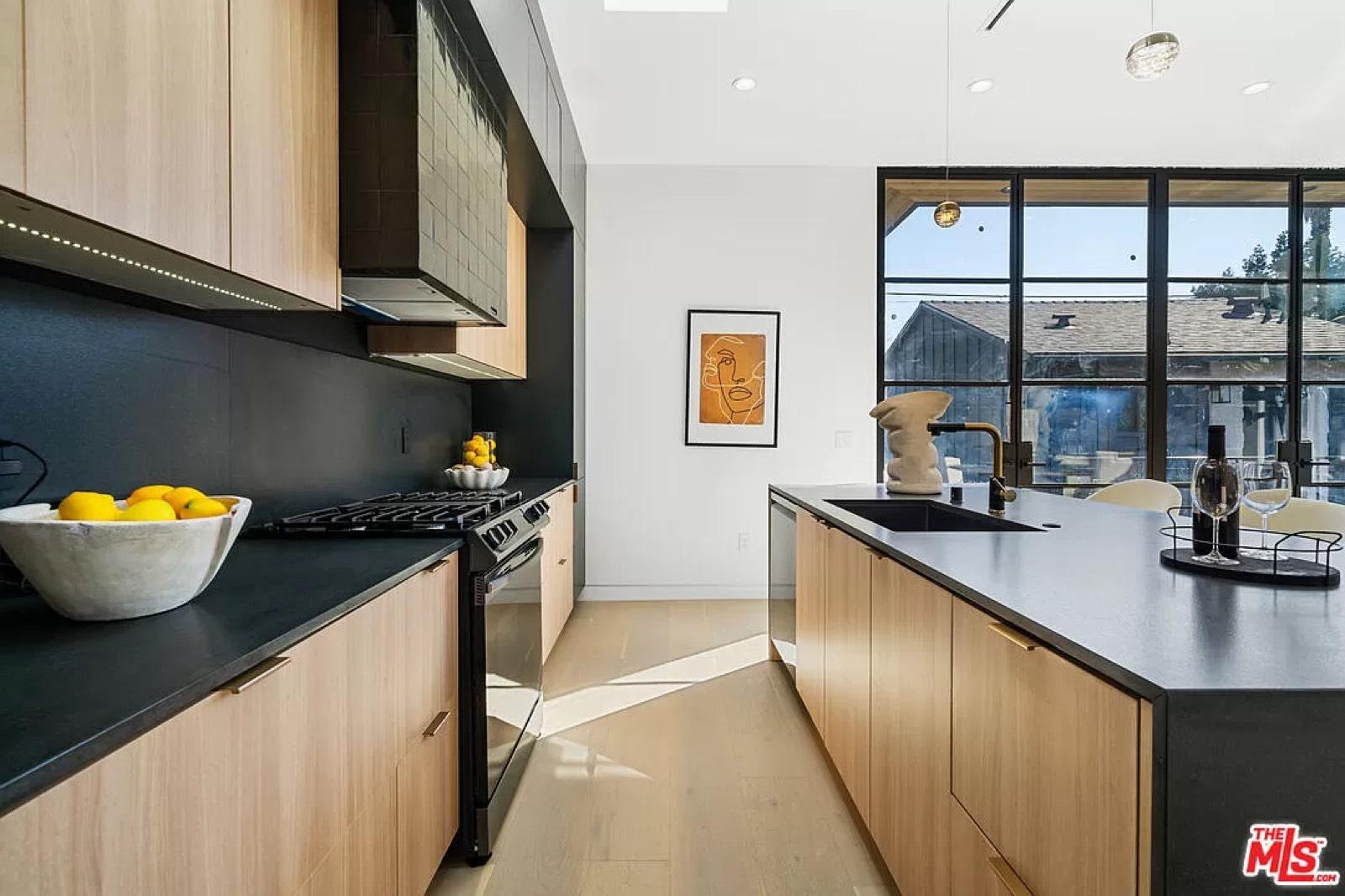 SV Sherman Oaks Modern Architecture Home — photo 2