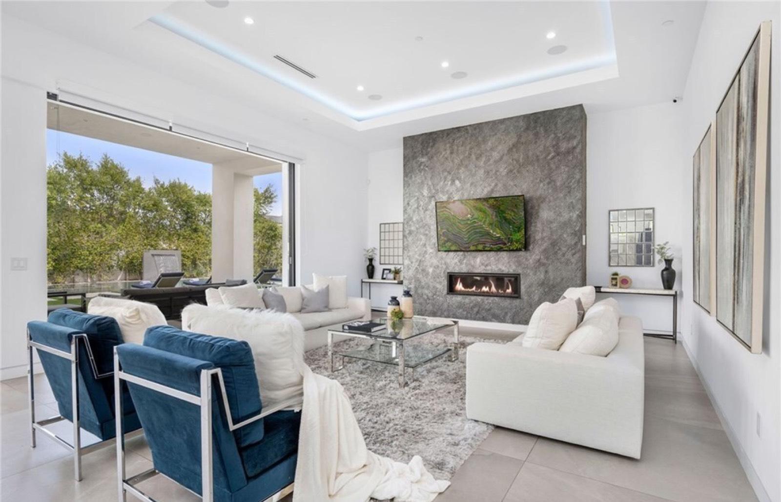 SW's Modern BOXY HOME — photo 4