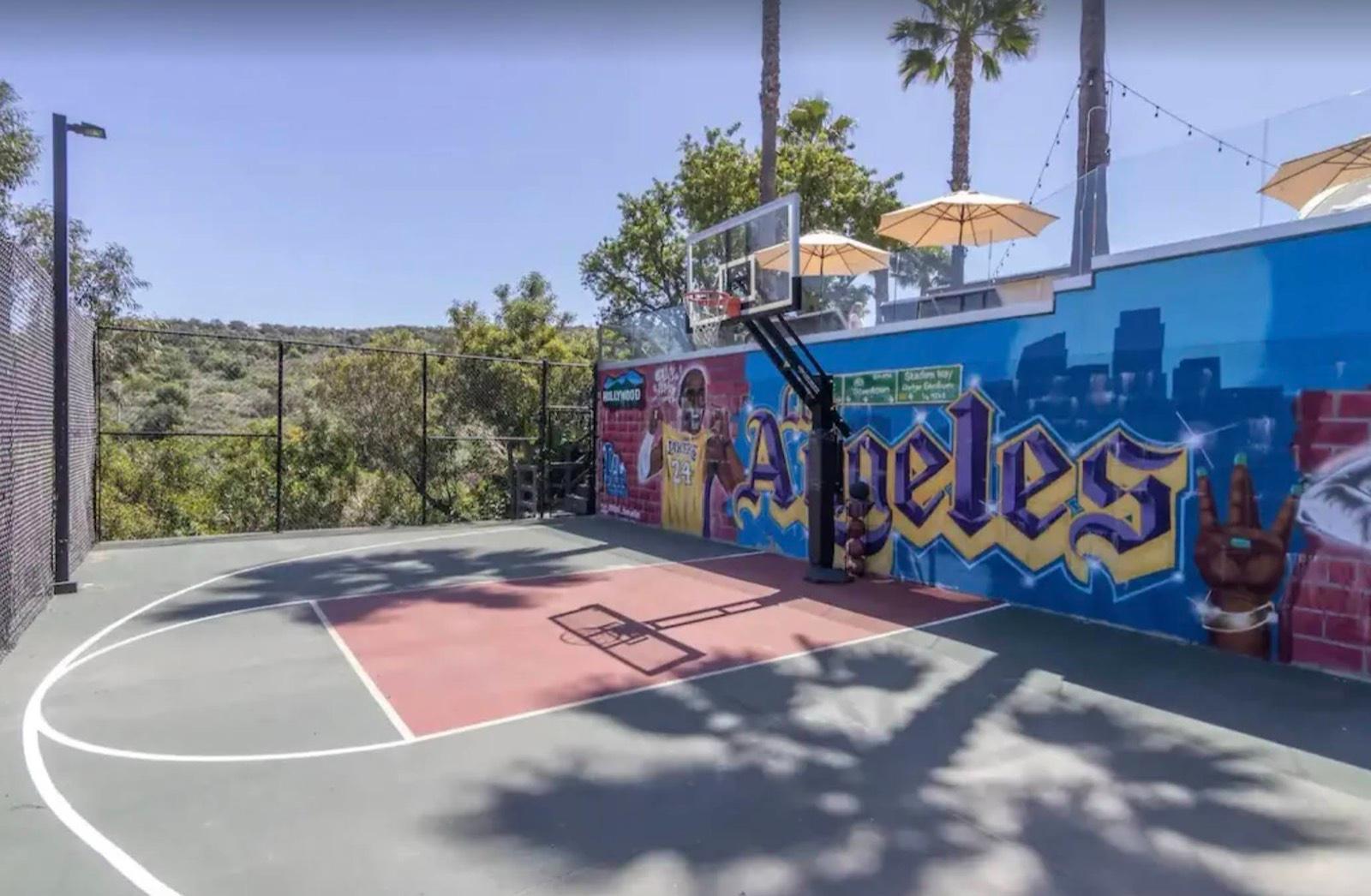 T's Basketball baller View Home — photo 11