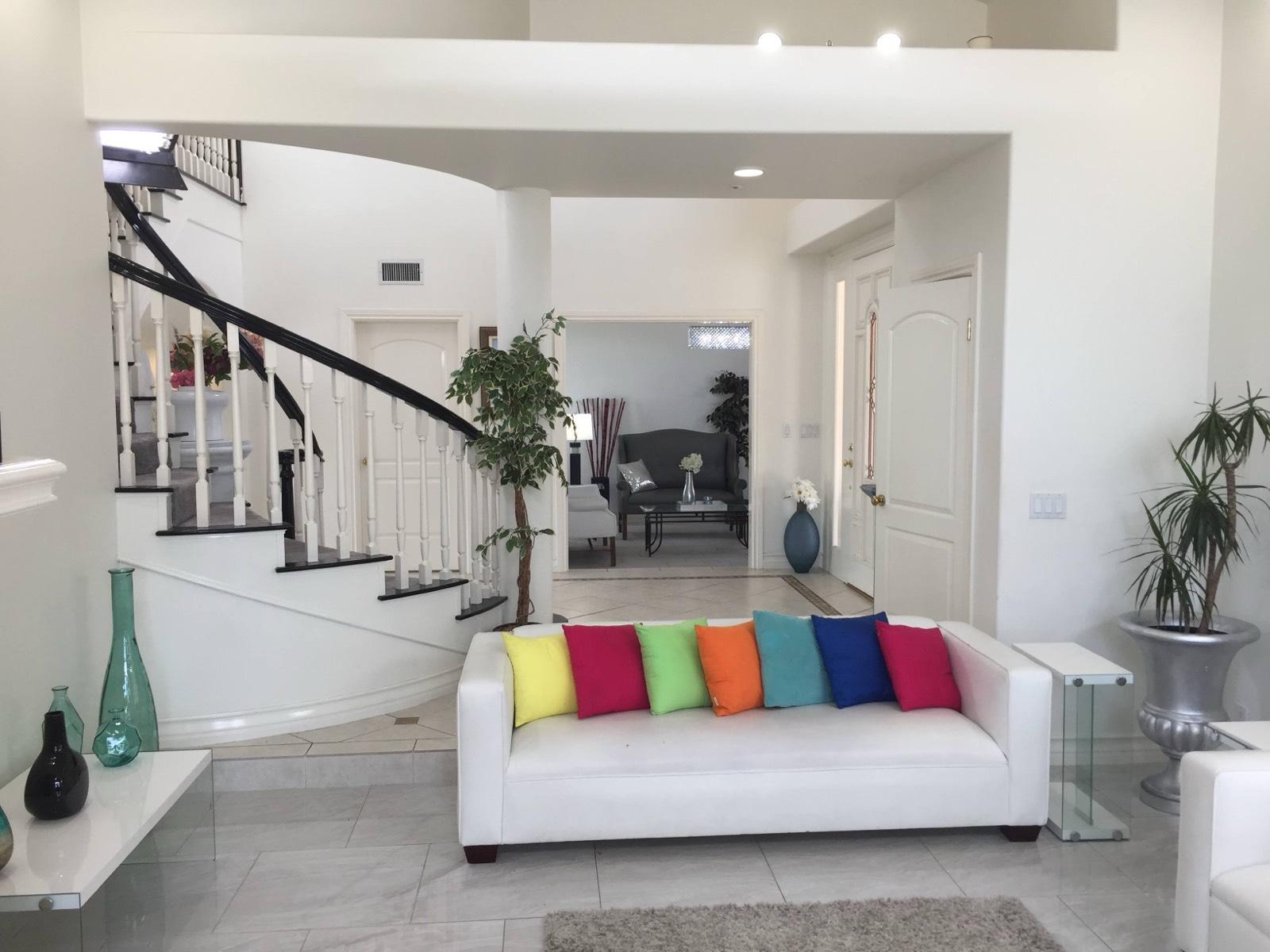 T's Newburry Park View Home — photo 3