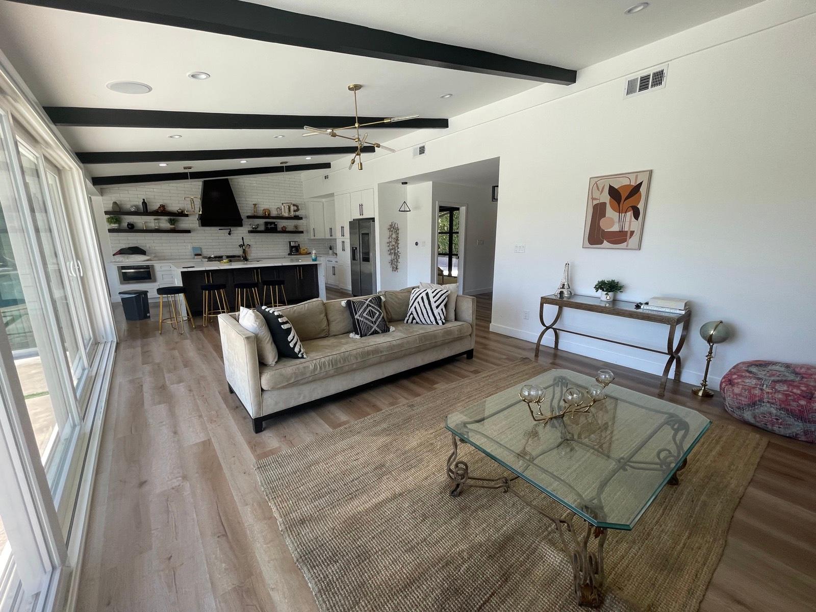 Tarzana Boutique Abode — photo 12