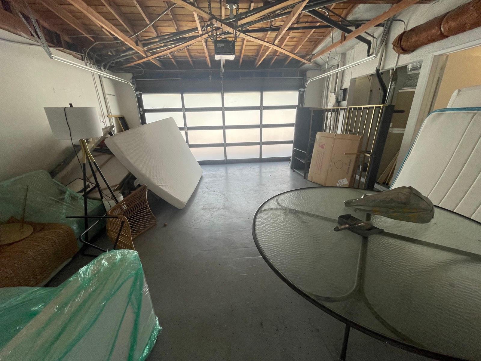 Tarzana Boutique Abode — photo 9