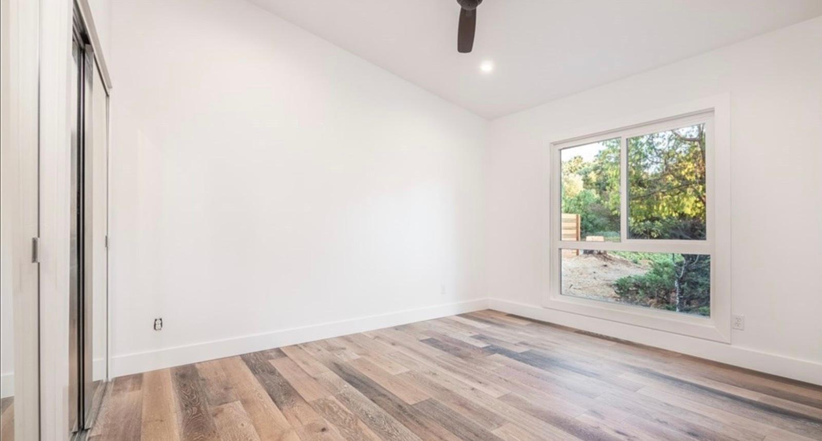 Tarzana Homey Cottage — photo 12