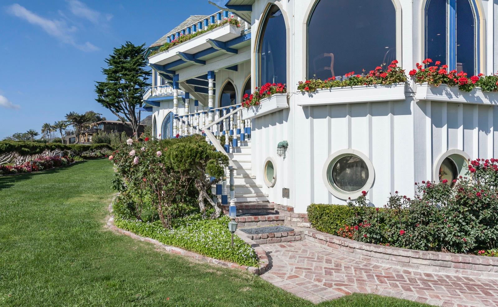 The Sea View Mansion — photo 10